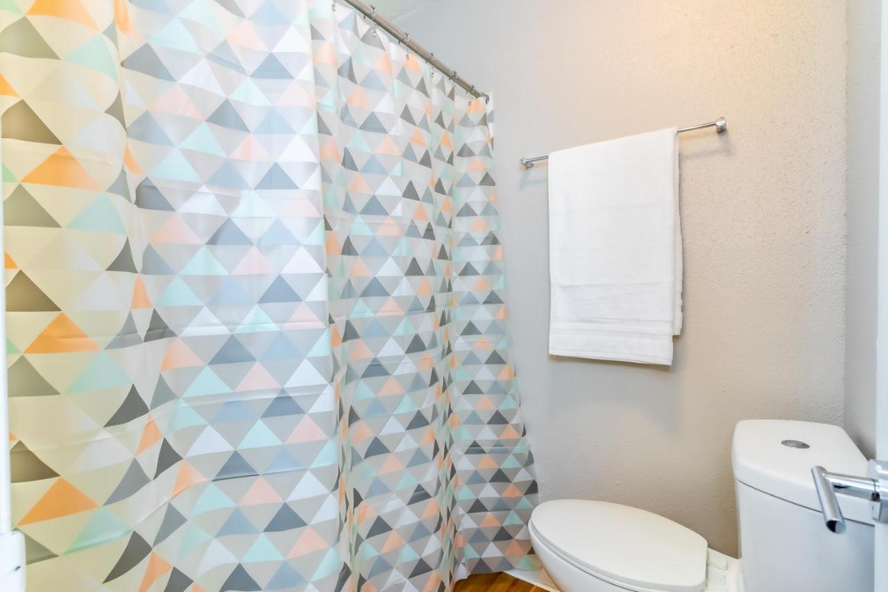 Efficiency 2Br King Bed Suites Next To Downtown Остин Экстерьер фото