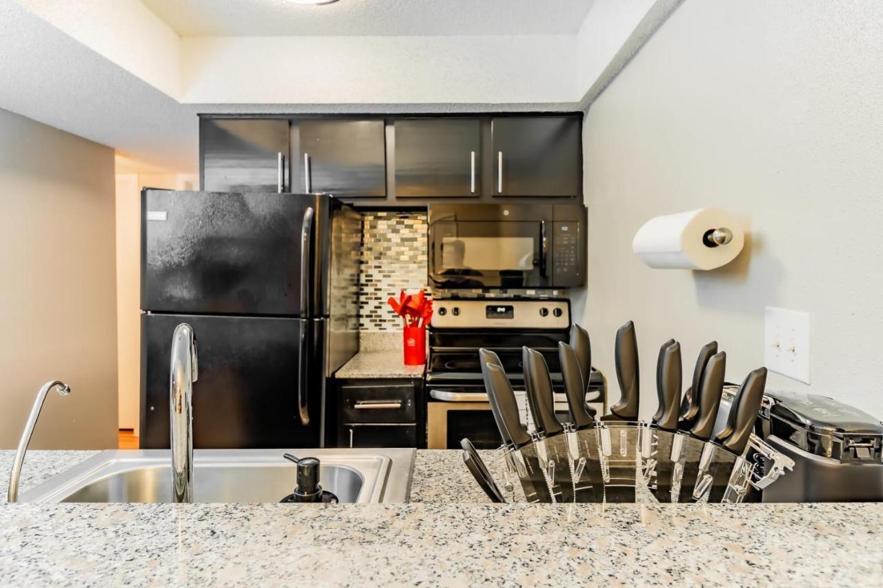 Efficiency 2Br King Bed Suites Next To Downtown Остин Экстерьер фото